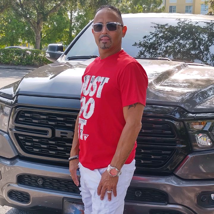 Profile Picture of Robert (@varoda66) on Tiktok