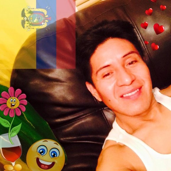 Profile Picture of Andrews Lazo (@andrewslazo) on Poshmark