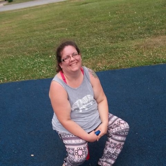 Profile Picture of Erin Heschel (@erinheschel) on Poshmark