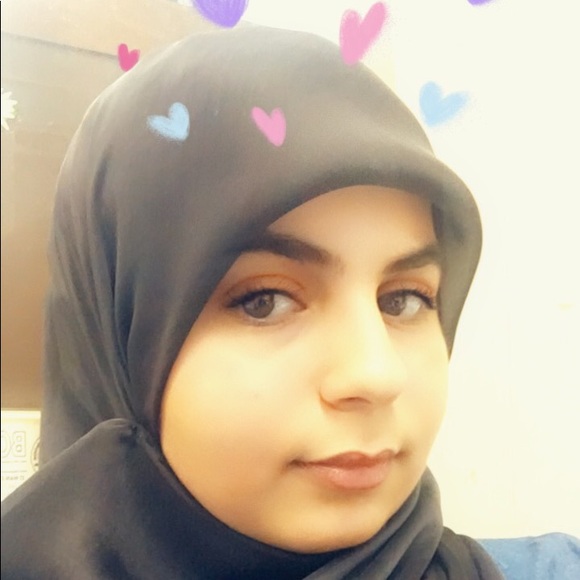 Profile Picture of Alex Fares (@rabab20) on Poshmark