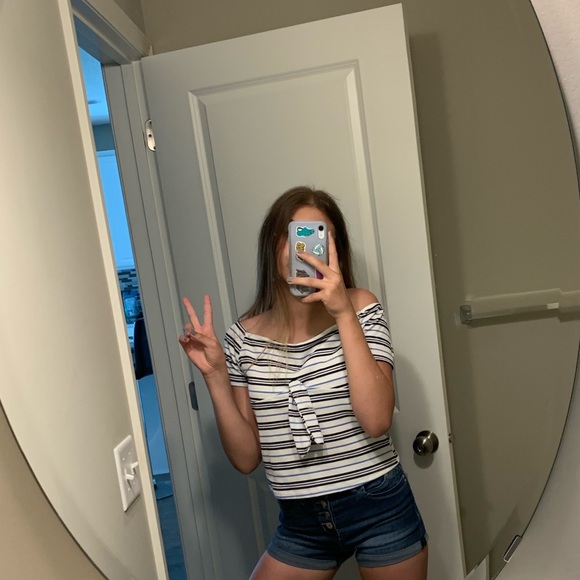 Profile Picture of Samra Secic (@samrabosna) on Poshmark