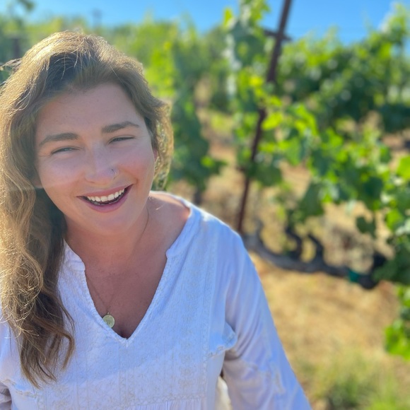 Profile Picture of Meehan Sargoni (@meehandonovan) on Poshmark