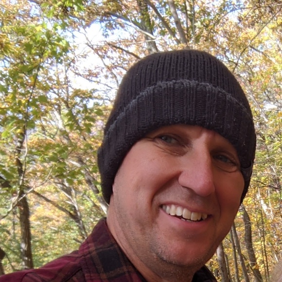 Profile Picture of Michael Rader (@mr8r) on Poshmark