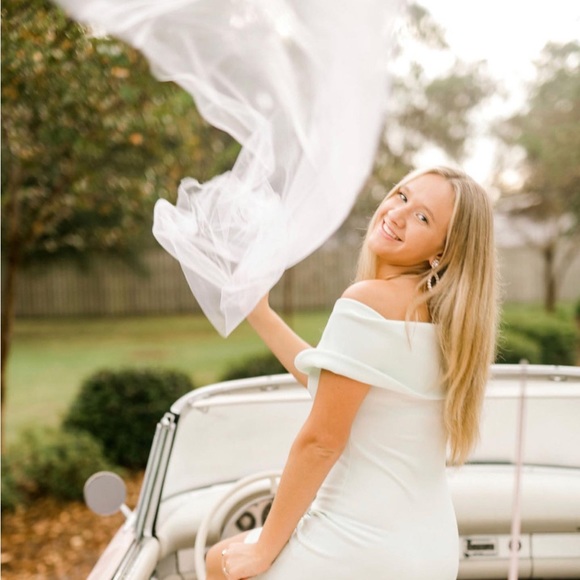 Profile Picture of Libby Lyons (@libbylyons) on Poshmark