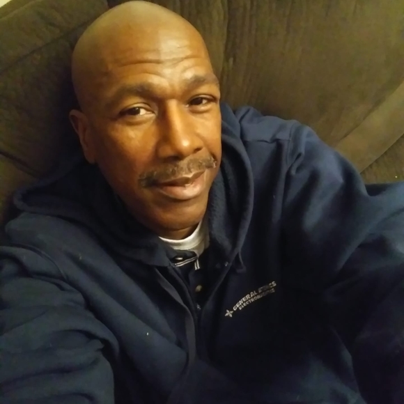 Profile Picture of Alvin Taylor (@aft300) on Poshmark