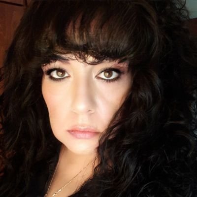 Profile Picture of Helen Demetriou (@Helenhealer) on Twitter
