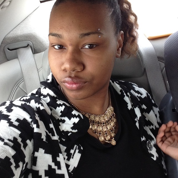 Profile Picture of Bryanna Wilburn (@bre0) on Poshmark