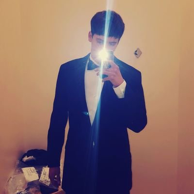 Profile Picture of Nathan (@20_MARET_38) on Twitter