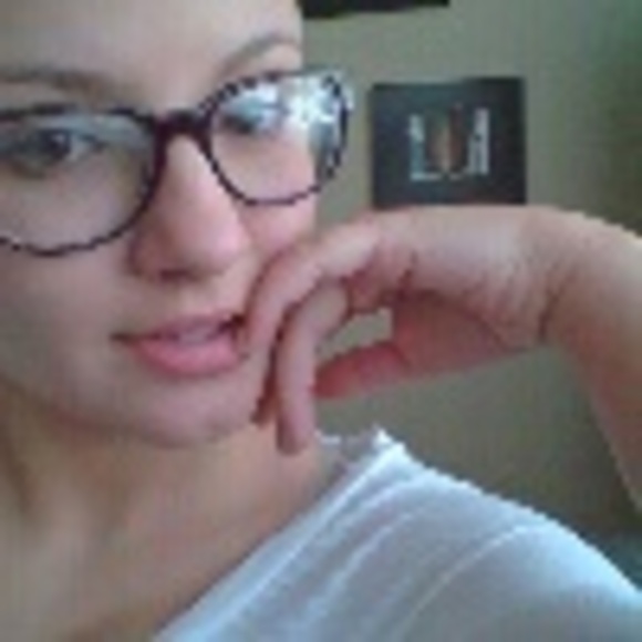 Profile Picture of Natalie Hardej (@nhardej) on Poshmark