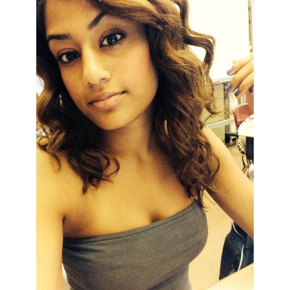 Profile Picture of Anie Ramsawack (@anniexo) on Poshmark