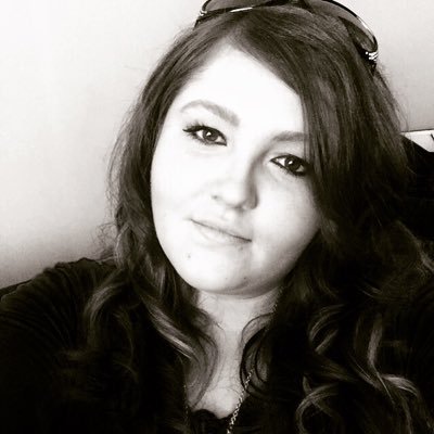 Profile Picture of Lorna Benson (@lornab271) on Twitter