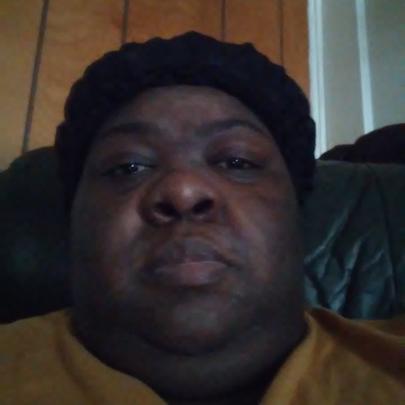 Profile Picture of Lois Scott (@lois_scott) on Poshmark