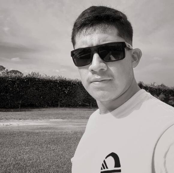 Profile Picture of Benny Pérez pérez (@bennyy_110) on Poshmark