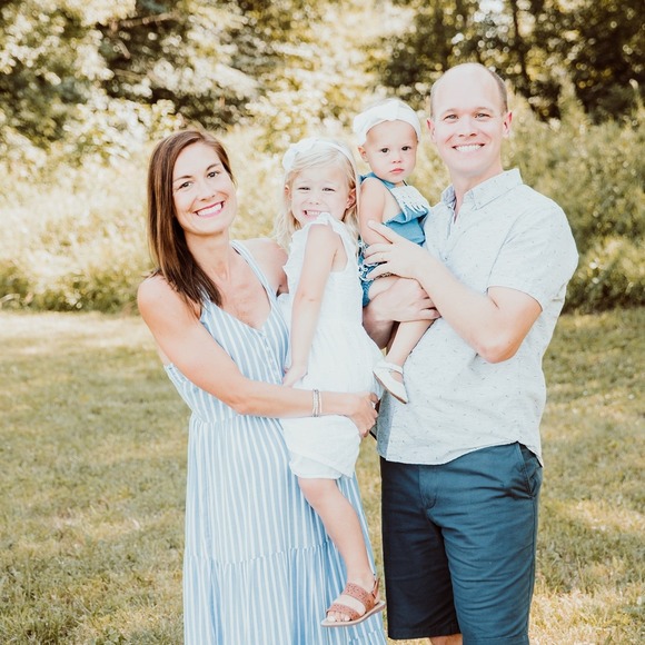 Maria Okorn - Poshmark Profile Picture of Maria Okorn (@mariaokorn) on Poshmark