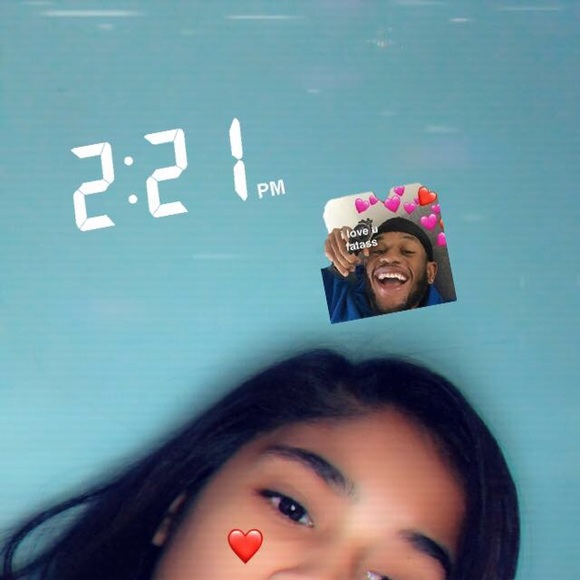 Profile Picture of Selena Lewis (@selenalena20013) on Poshmark