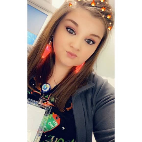 Profile Picture of Maria Columbro (@columbro) on Poshmark