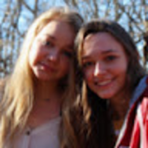 Profile Picture of Piper Smith (@pipersmith643) on Poshmark