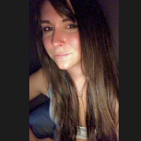 Profile Picture of Alex Alonso (@alex213175) on Poshmark
