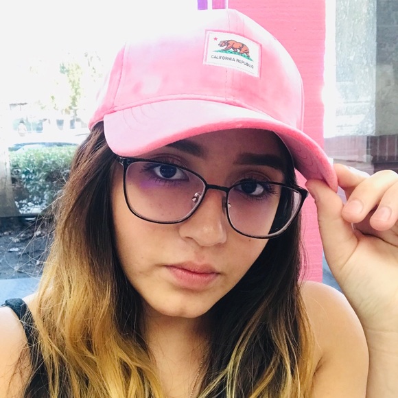 Profile Picture of Inez Iniguez (@nessy01) on Poshmark