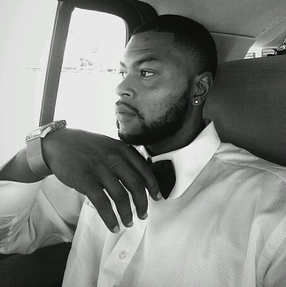 Profile Picture of Tony Hodnett (@thod) on Poshmark