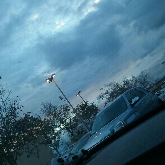 Profile Picture of Luis Luviano (@luis0727) on Poshmark