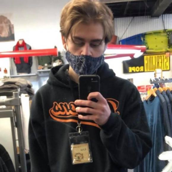 Profile Picture of Kyle Levine (@hercuplease) on Poshmark