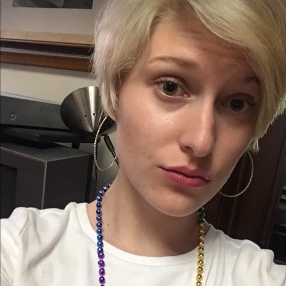 Profile Picture of Lily Gibson (@lilyjane807) on Poshmark