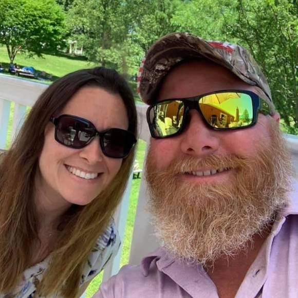 Profile Picture of Randi Moody (@elmorss) on Poshmark