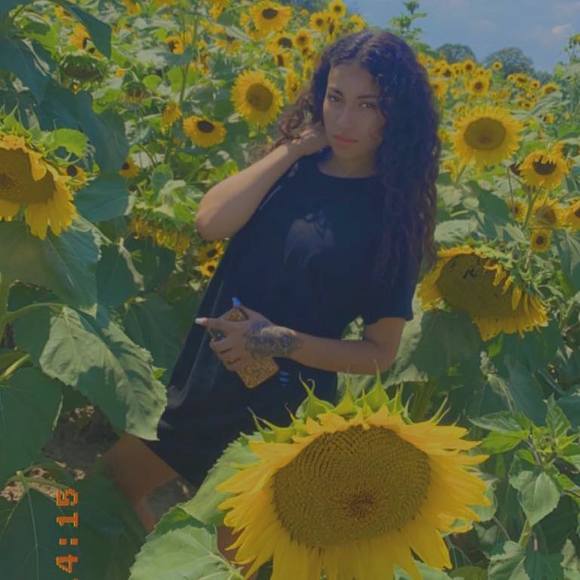 Profile Picture of Finesse Fleek (@finessefleek) on Poshmark
