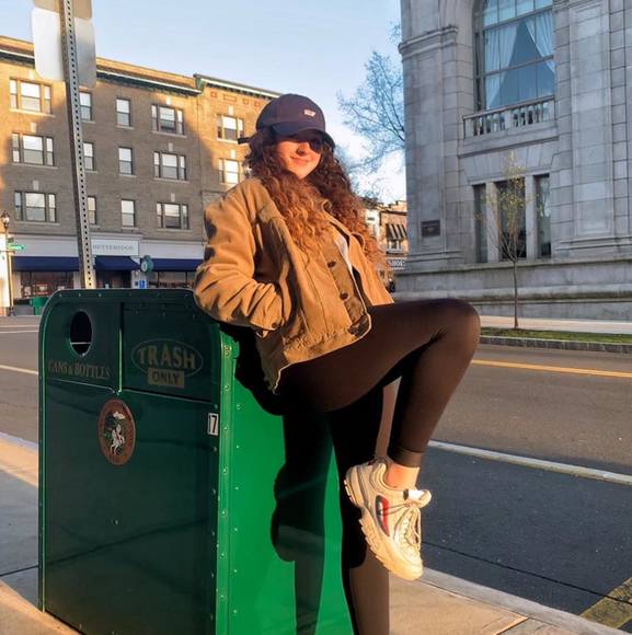 Lisa Jagodzinski - Poshmark Profile Picture of Lisa Jagodzinski (@lisajagodzinski) on Poshmark