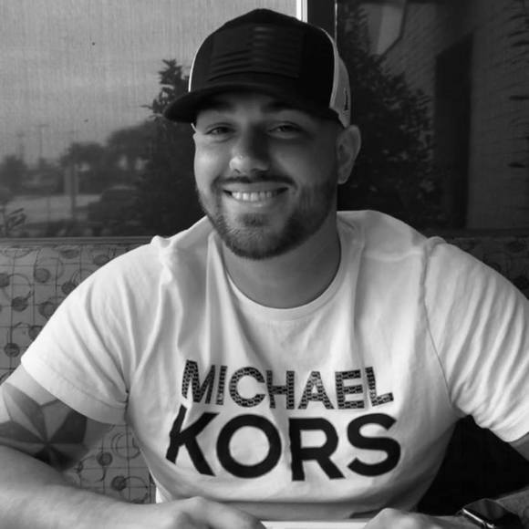 Profile Picture of James Schouest (@jamesschouest) on Poshmark