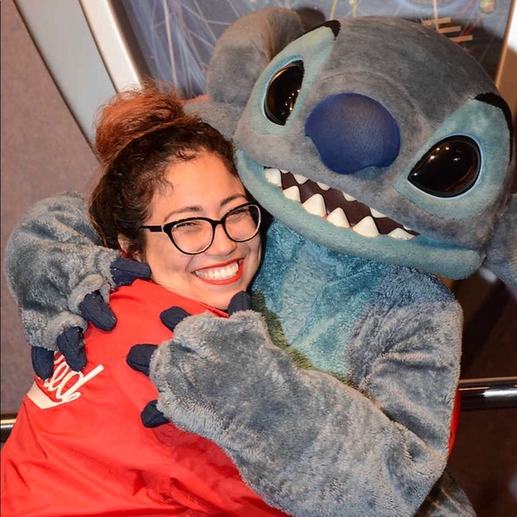 Profile Picture of Erica Cerna (@estitch963) on Poshmark