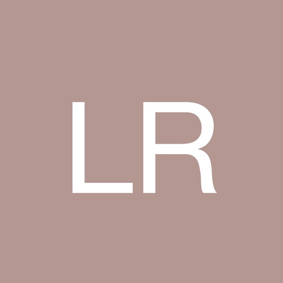 Profile Picture of Lisa Rudy (@lmrudy2000) on Poshmark