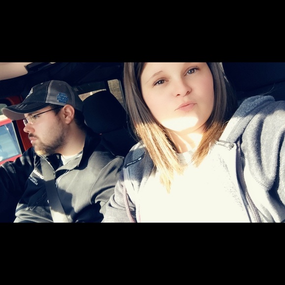 Profile Picture of Katelynn Shaffer (@kshaffer0216) on Poshmark