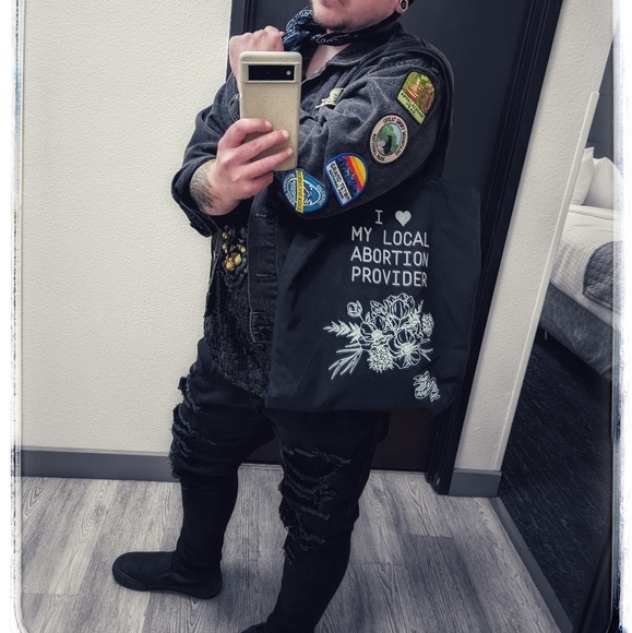 Profile Picture of Dylan Rynne (@drynne27) on Poshmark