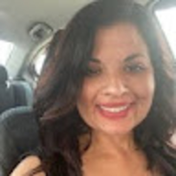 Profile Picture of Misty Thibodeaux (@mistythibodeaux) on Poshmark