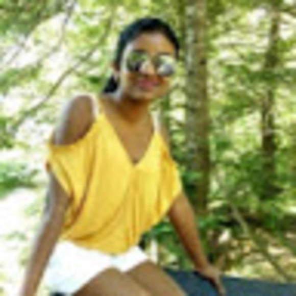 Profile Picture of Anushka Chakraborty (@jhimlyc) on Poshmark