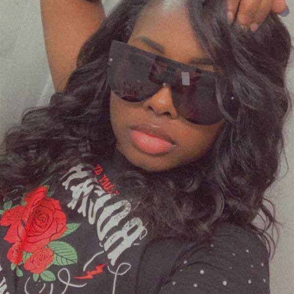 Profile Picture of Lea Jamison (@leajay823) on Poshmark