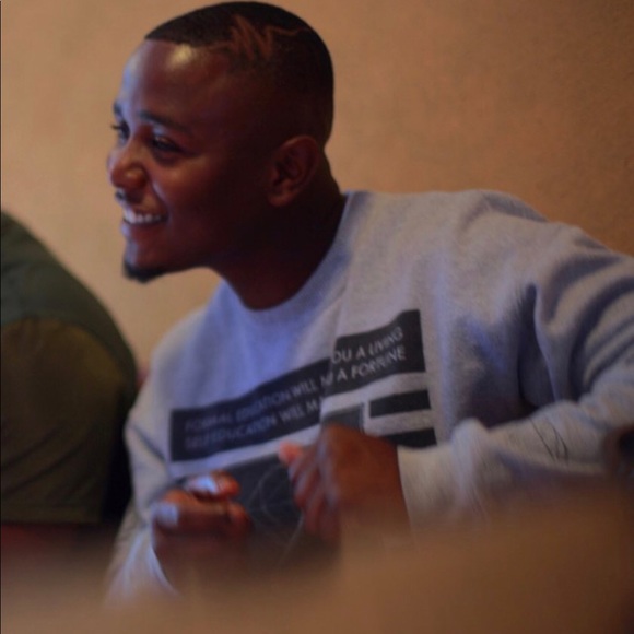 Profile Picture of Jason Burney (@jasonburney) on Poshmark