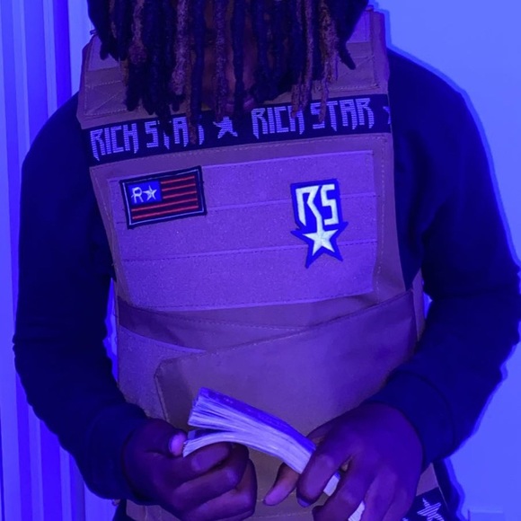 Profile Picture of Keith Alexander (@kbreezo) on Poshmark