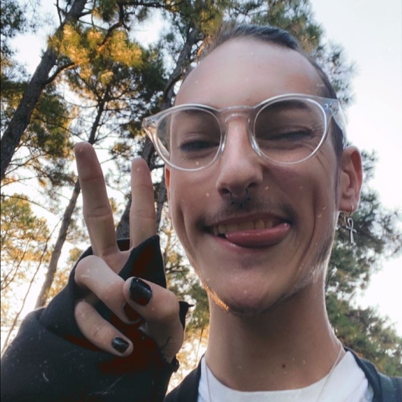 Profile Picture of Joshua Bonnett (@shadowsofthem) on Poshmark