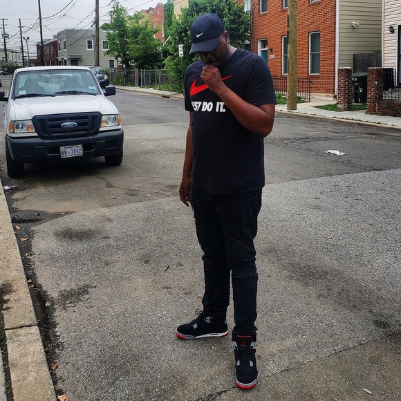 Profile Picture of Larry Marshall (@powwr) on Poshmark