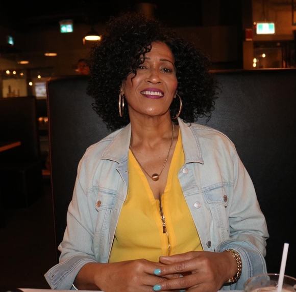 Lovena Parnell - Poshmark Profile Picture of Lovena Parnell (@lovenaparnell) on Poshmark