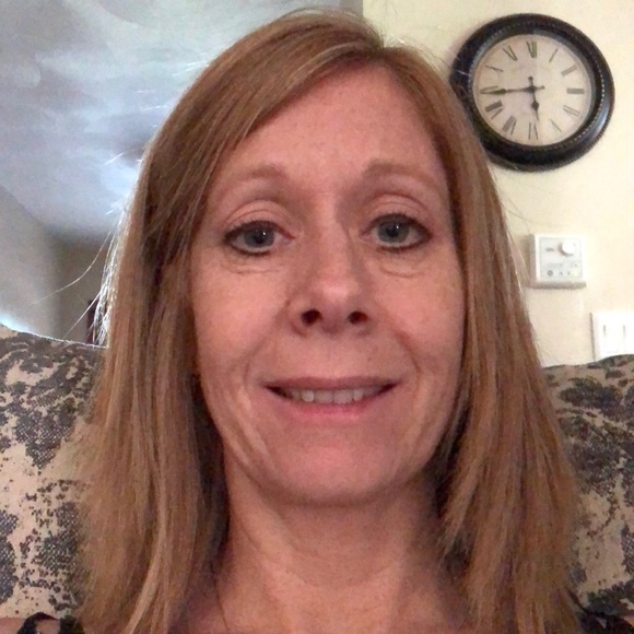 Profile Picture of Vicki Kluesner (@vkluesner) on Poshmark