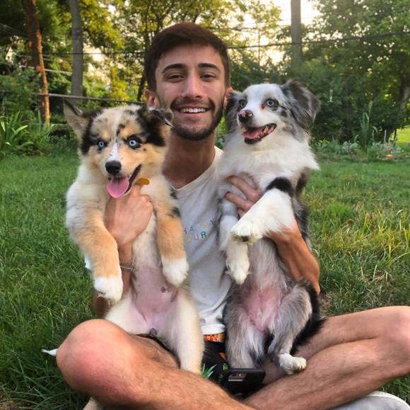 Profile Picture of Tyler Huffman (@tyler_huffman) on Poshmark