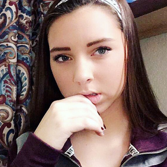 Profile Picture of Serenity Williams (@serenitywilliam) on Poshmark