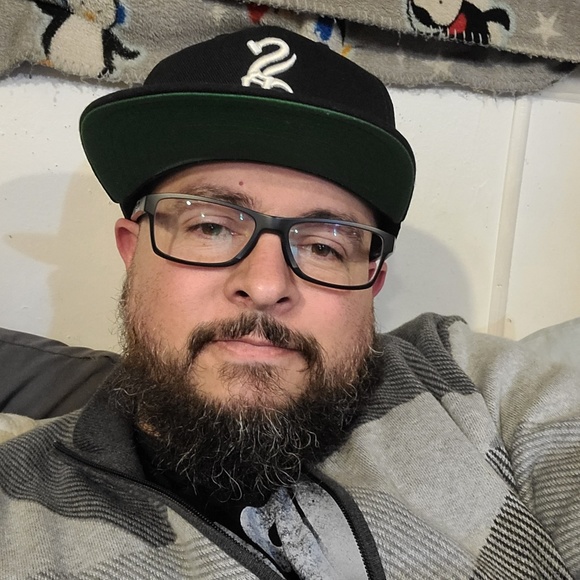 Profile Picture of Samuel Lester (@samlopez465) on Poshmark