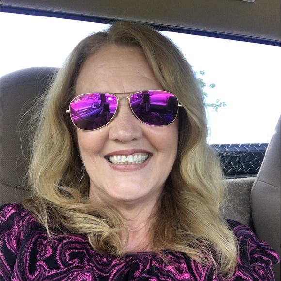 Profile Picture of Angela Castro (@angie4750) on Poshmark