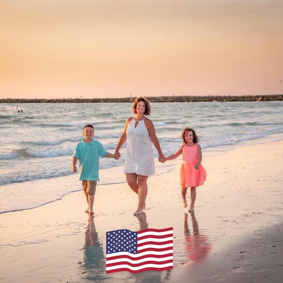 Profile Picture of Bobbi Gratton (@bgratton) on Poshmark