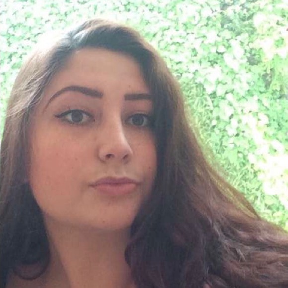 Profile Picture of Angela Reesink (@areesink) on Poshmark